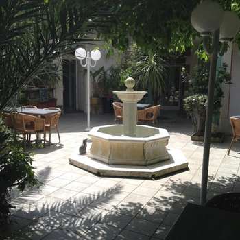 www.hotelorangemarine-arcachon.com