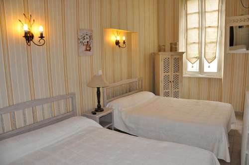 www.les-deux-acacias.fr