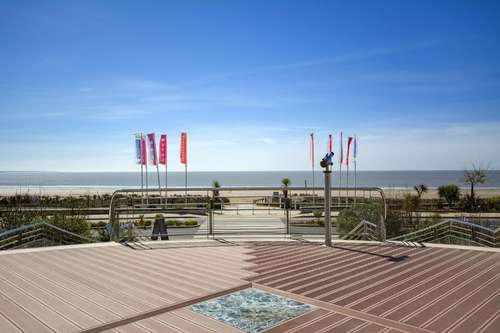 www.hotel-stbrevinlocean.com