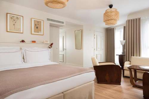www.hotel-celeste-paris.com