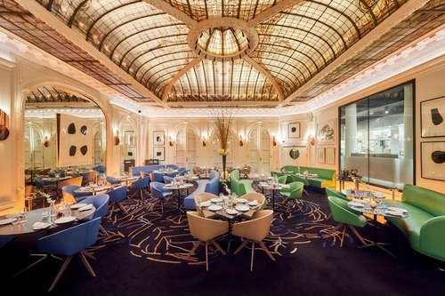 www.hotelvernet-paris.com