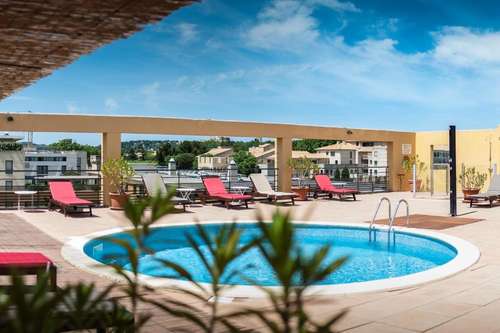 www.avignon-grand-hotel.com
