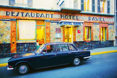 www.hotelravel-clermontferrand.com