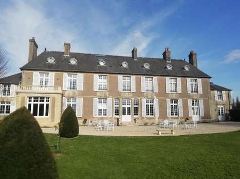 www.domaine-de-bayeux.com