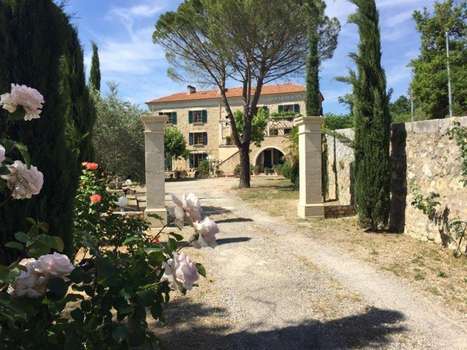 www.hotel-lemoulin.com