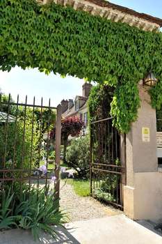 www.hotel-les-tilleuls.com