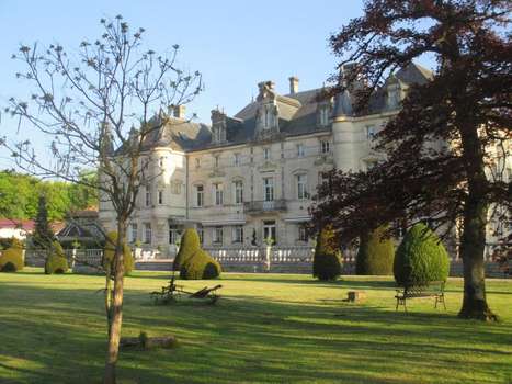www.chateaudesmonthairons.fr
