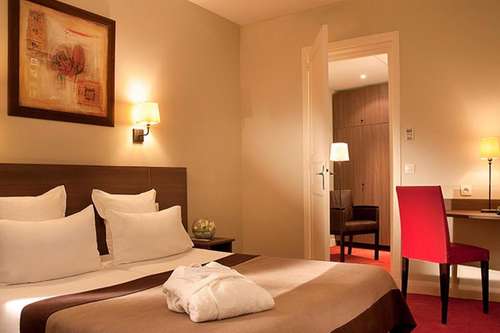 www.girard-hotel-paris.com