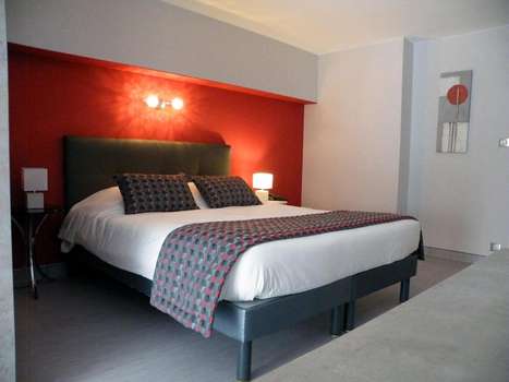 www.hotelloraye.com