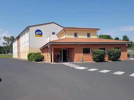 www.ace-hotel-issoire.com