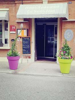 www.lesaintjeanhotelrestaurant.fr