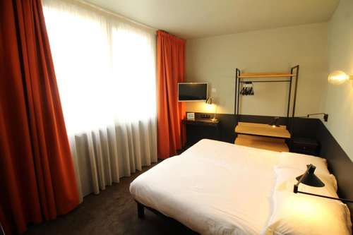 www.hotel-alnea.com