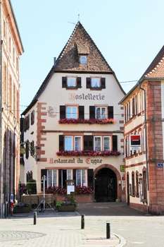 www.hostellerie-cygne.com