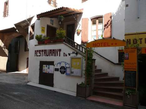 www.pontvieuxcamares.com