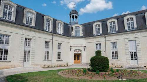 www.hotelbeauvilliers.com