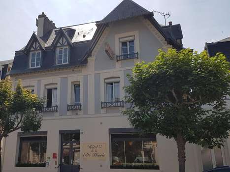 www.hoteldelacotefleurie.com
