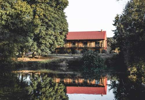 www.lebarnhotel.com