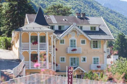 www.hotel-belvedere-brides.fr