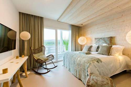 www.hotel-abbaye-jura.com