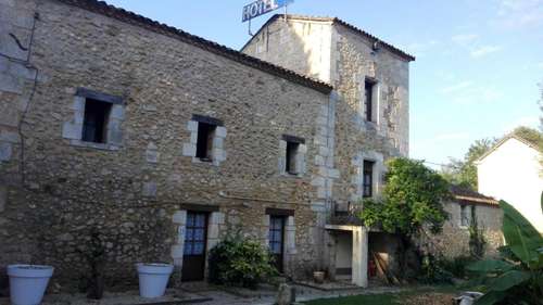 www.hotelrestaurant-lestamaris.fr