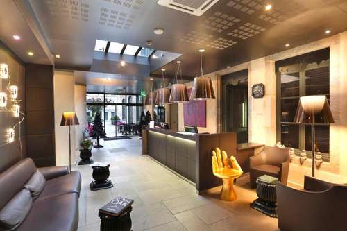 www.besanconhoteldeparis.com