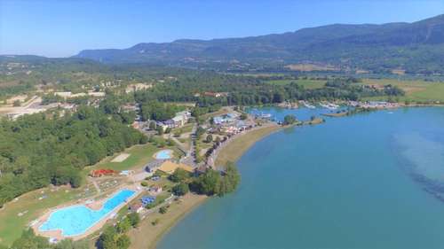 www.hotelvalleebleue.fr