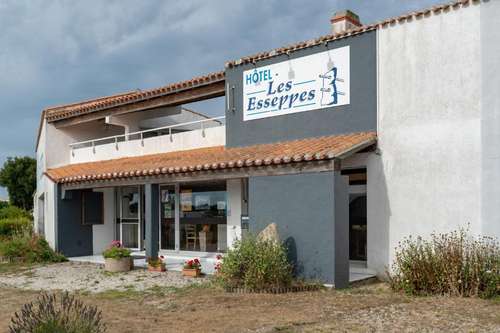 www.hotel-les-esseppes.fr