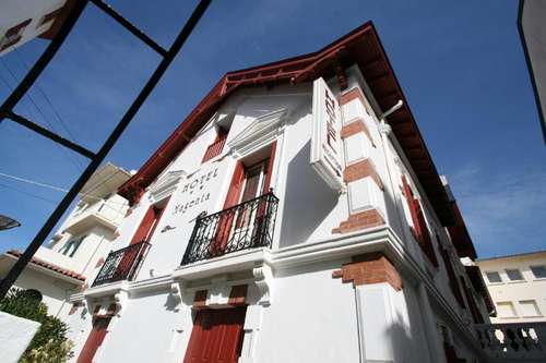 www.hotel-le-magenta.com