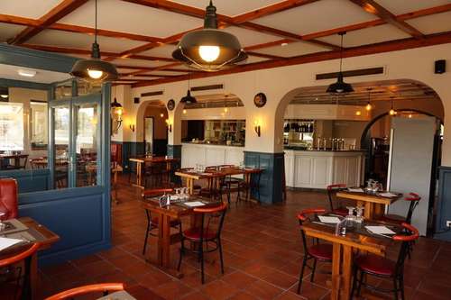 www.hotel-bistrot-d-orange.fr