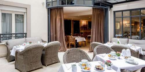 www.hotelchateaubriand.com