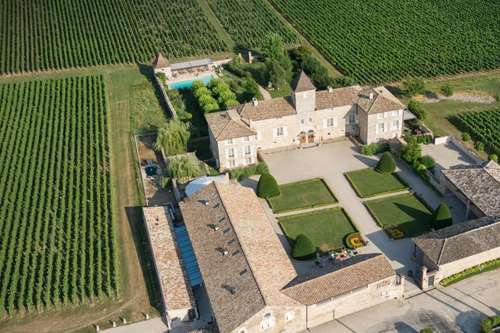 www.chateaudebesseuil.com