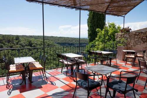 www.hotellesremparts.com