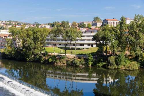 www.divona-hotel-cahors.com