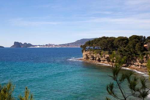 www.hotel-corniche-ciotat.com
