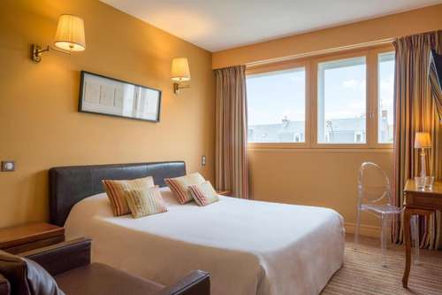 www.hotel-le-napoleon.com