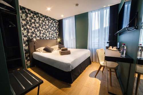 www.hotellavaliz.com