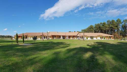 www.lhoteldulac.com