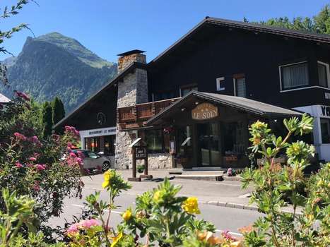 www.hotel-lesoly-morzine.fr