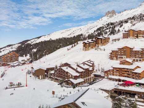 www.hotel-montvallon.com