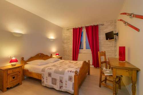 www.hotel-les-rousses.com