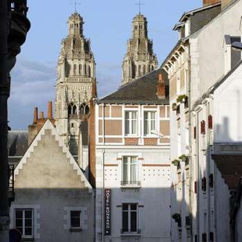 www.hotel-ronsard.com