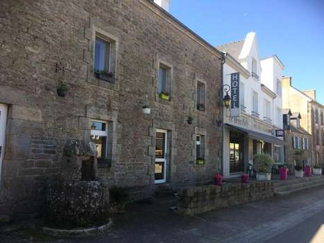 www.hotel-le-vieux-puits.fr