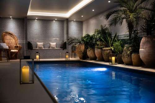 www.hotelmontecristoparis.com