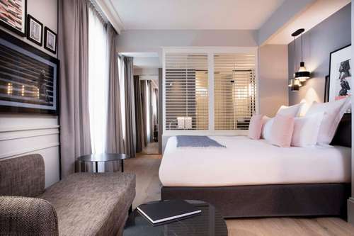 www.hotelflanelles.paris