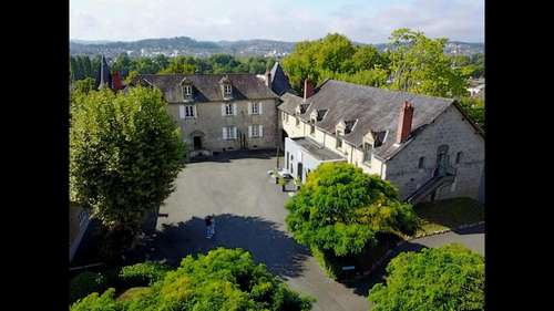 www.hotelchateaulacan.fr