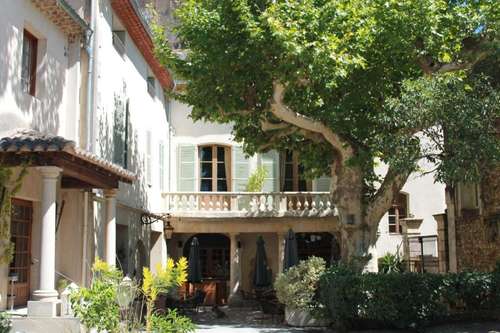 www.hotel-le-manoir.com