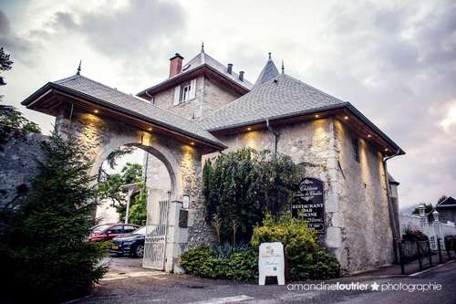 www.chateaudescomtesdechalles.com
