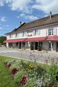 www.hotel-rolland.com