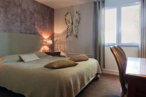 www.hotel-courcarree-eu.fr