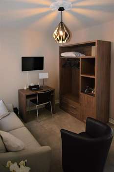 www.hotellesaintyves.com